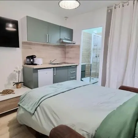 Chez K&d Nature Avec Piscine St Raphael Διαμέρισμα